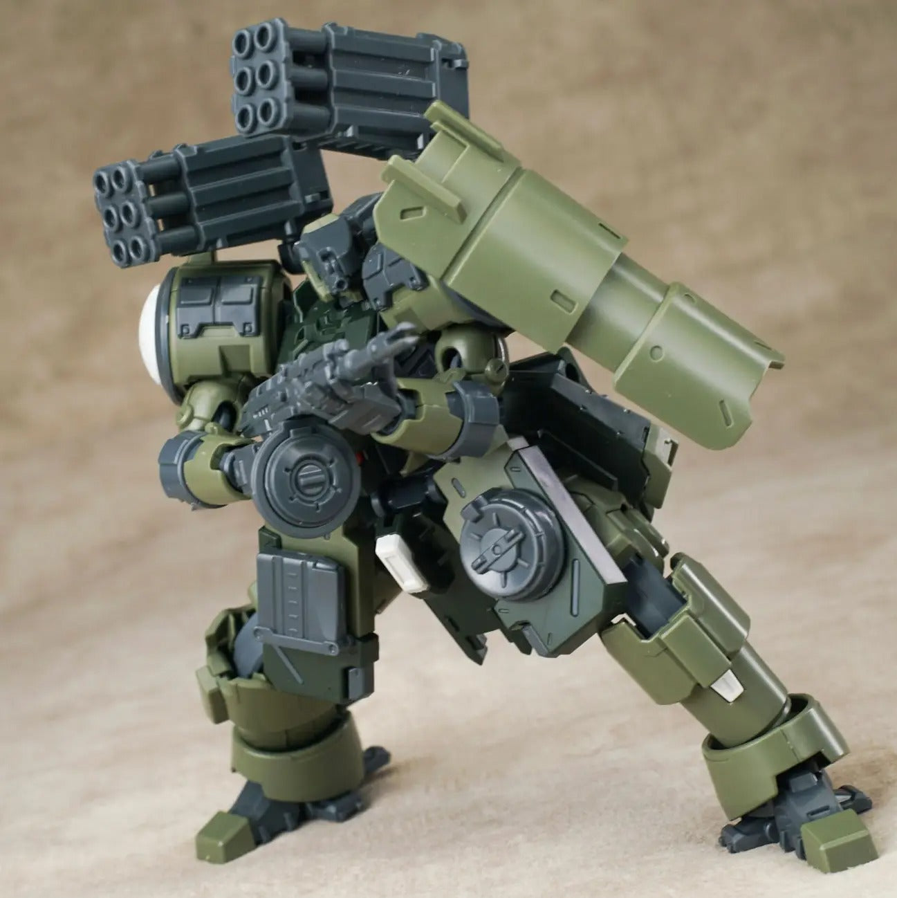 Sheik Mainland Ultra Action Trooper ZA-08 C1 Zarov Green Bombardment Ver. 1/144 Model Kit