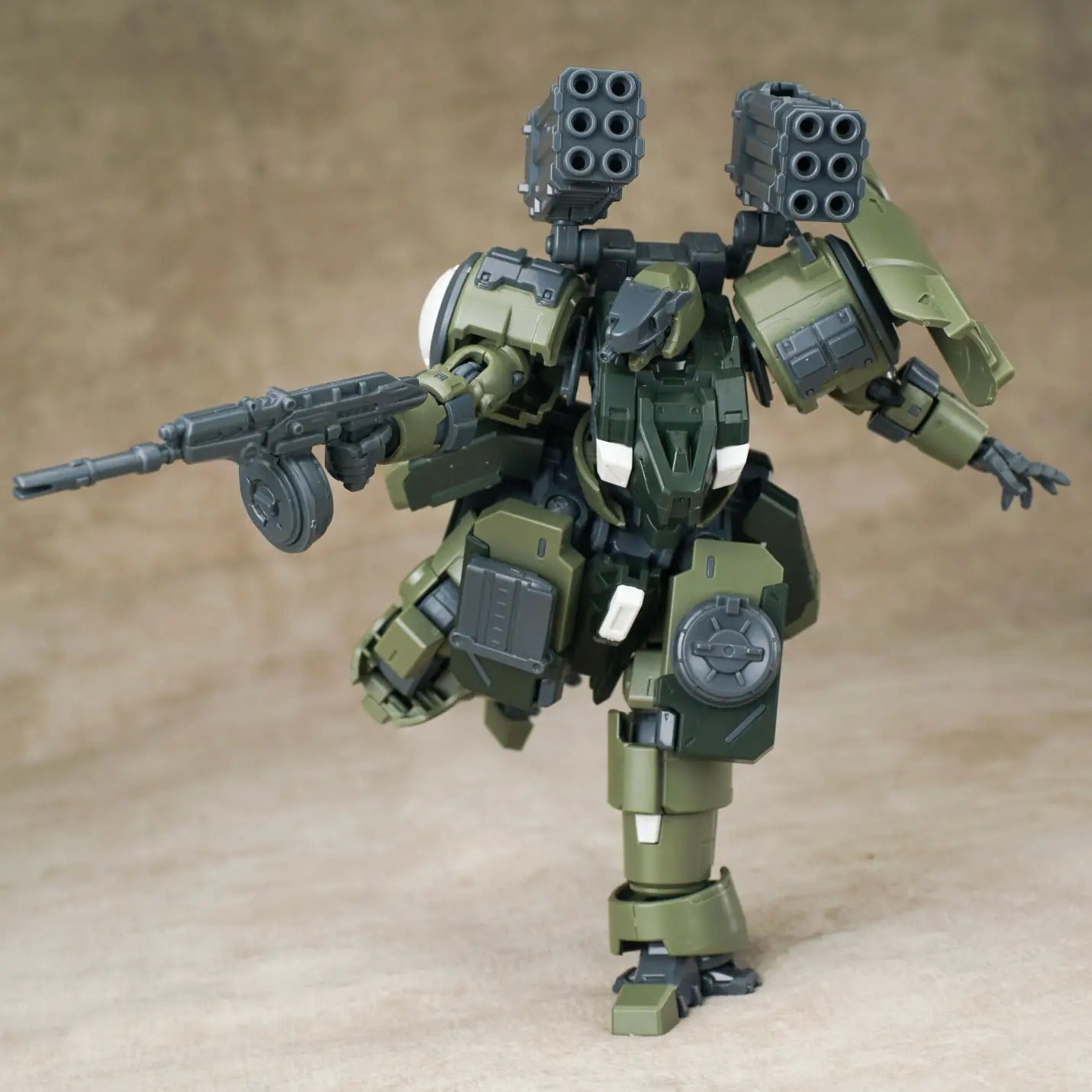 Sheik Mainland Ultra Action Trooper ZA-08 C1 Zarov Green Bombardment Ver.  1/144 Model Kit
