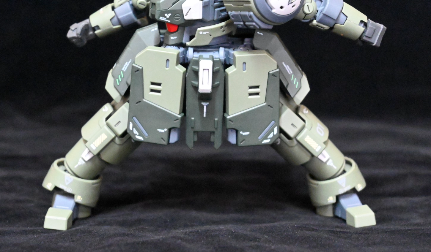 Sheik Mainland Ultra Action Trooper ZA-08 Zarov 1/144 Jungle Green Model Kit